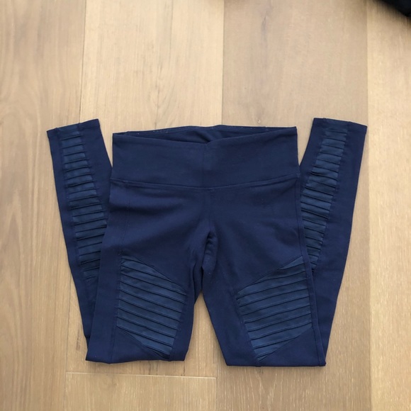 ALO Yoga Pants - Alo yoga Moto Legging in navy/rich navy gl…